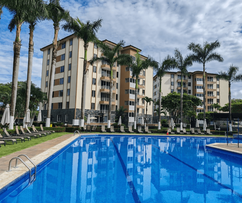 Zona de acceso a la piscina.